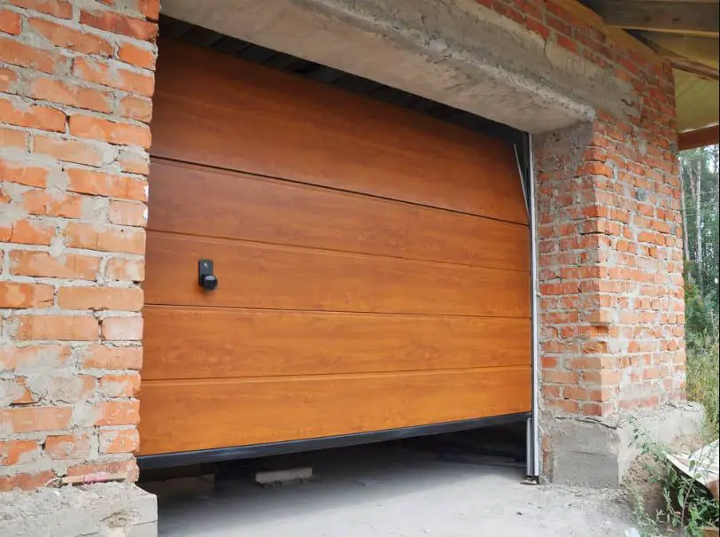 Do garages have to have a side door?